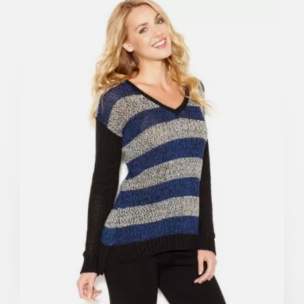 Kensie navy, black & white striped sweater size Small